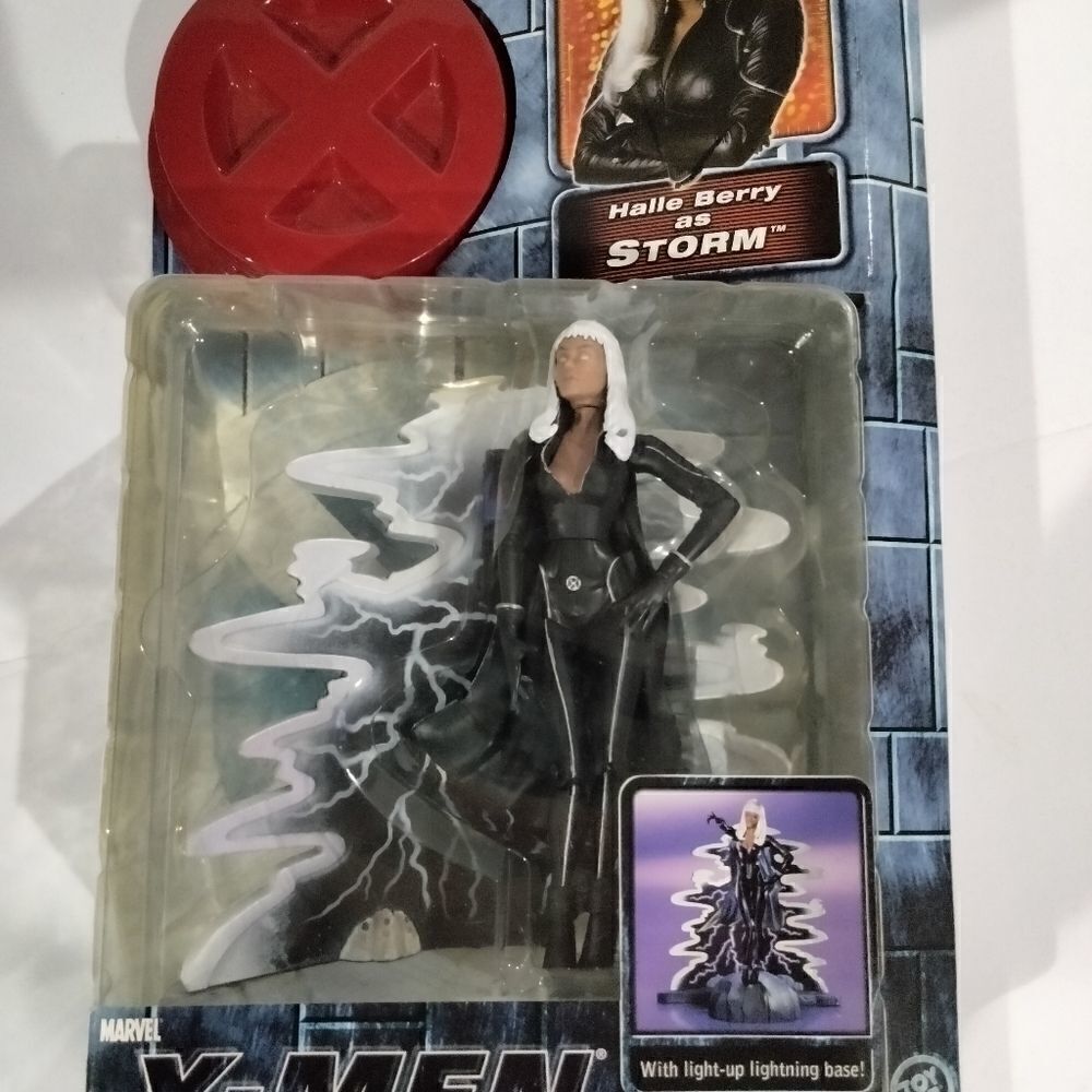 X-MEN The Movie Halle Berry as Storm 2000 Toy Biz